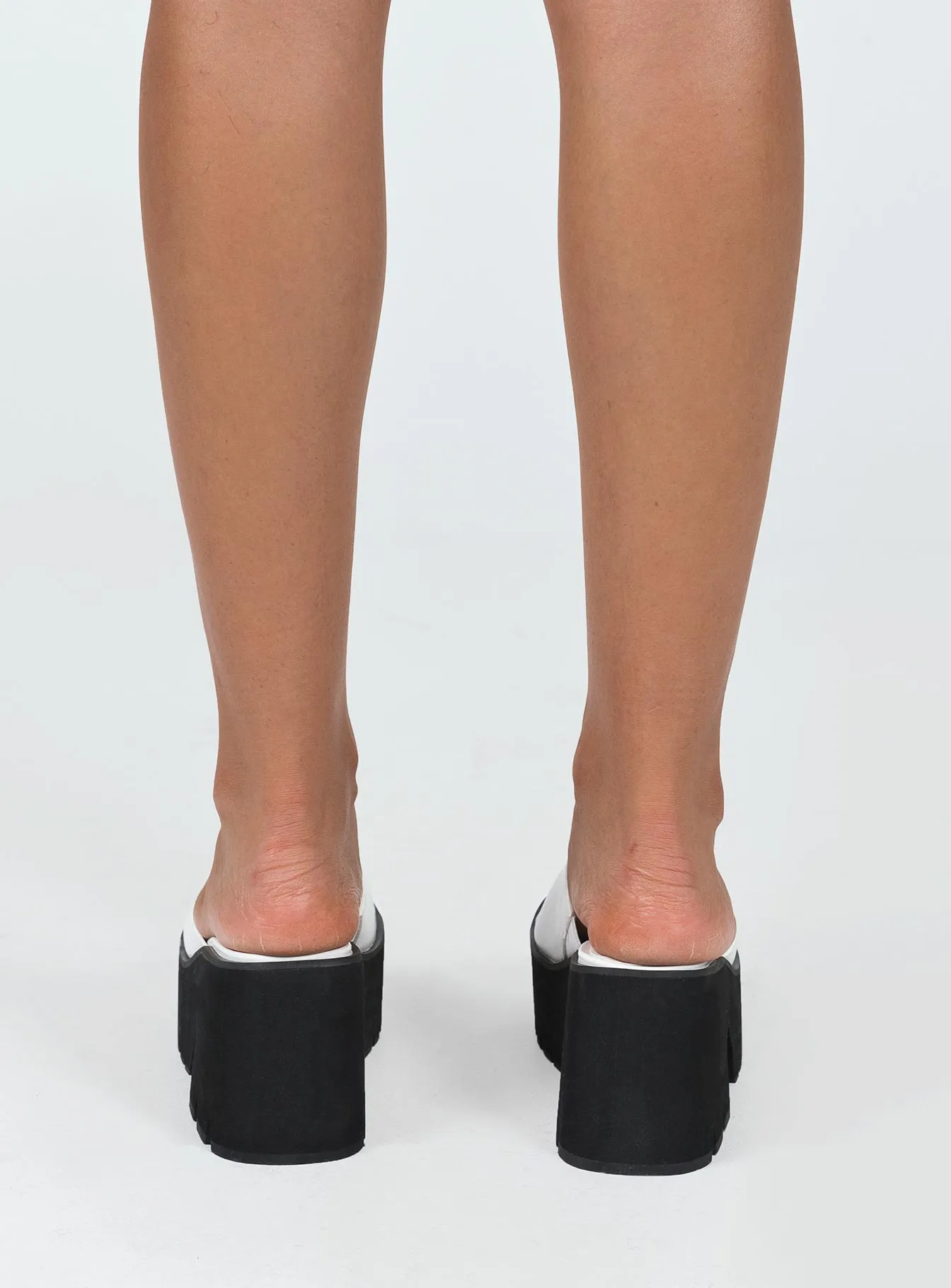 White Platform Heels: Alissen