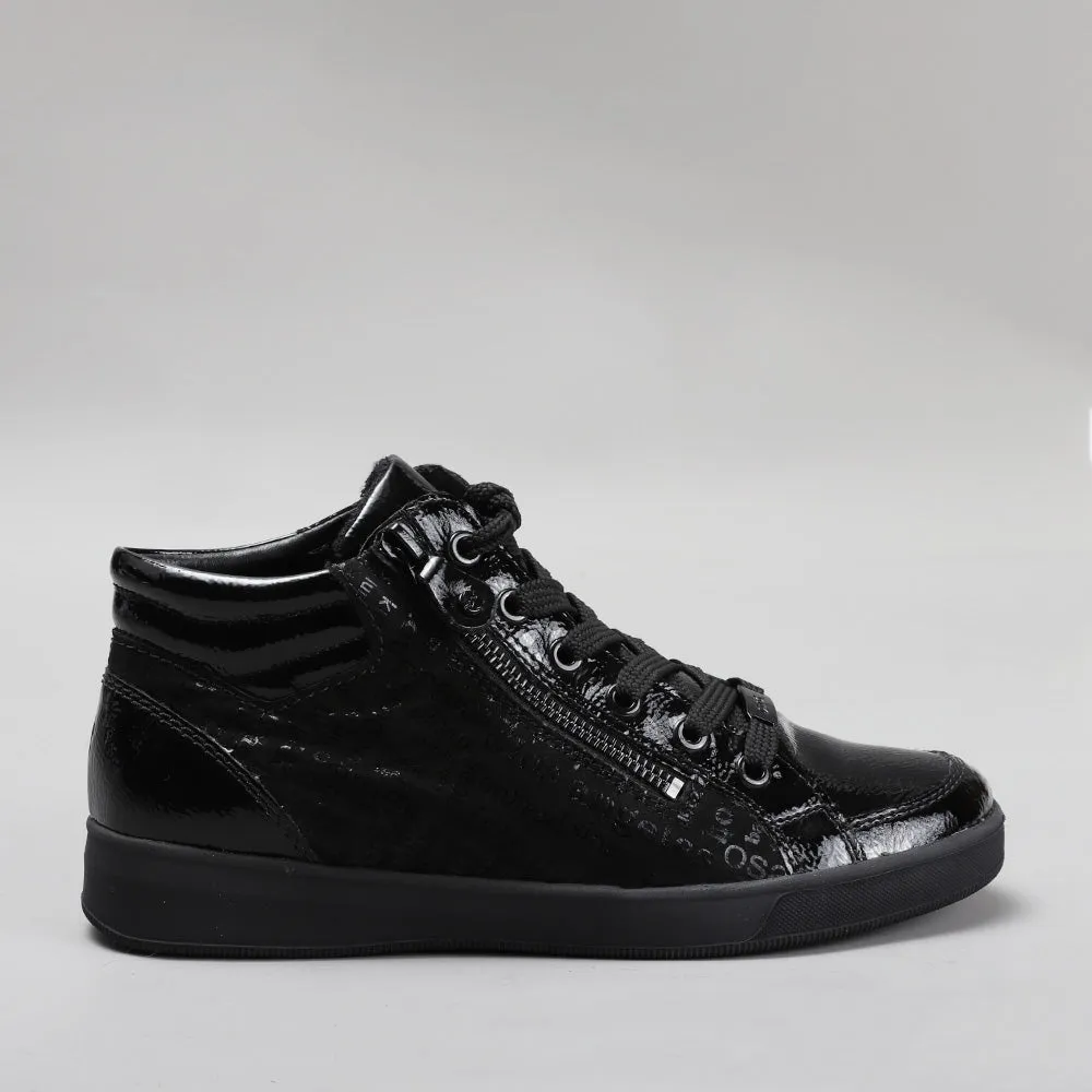 Stylish Black Sneaker