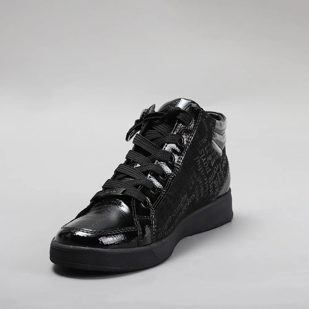 Stylish Black Sneaker