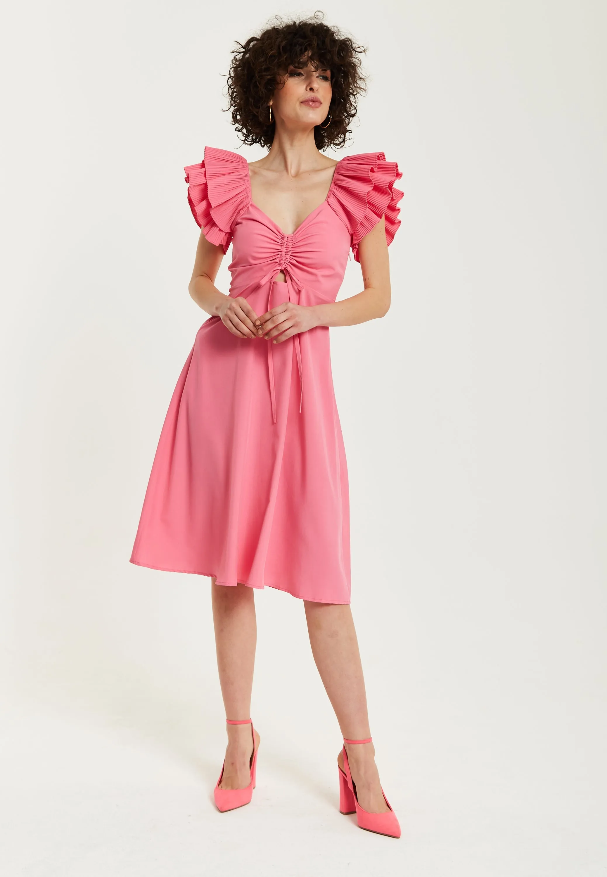 Feminine Liquorish Frill Sleeves Midi In Pink With Ruching Front