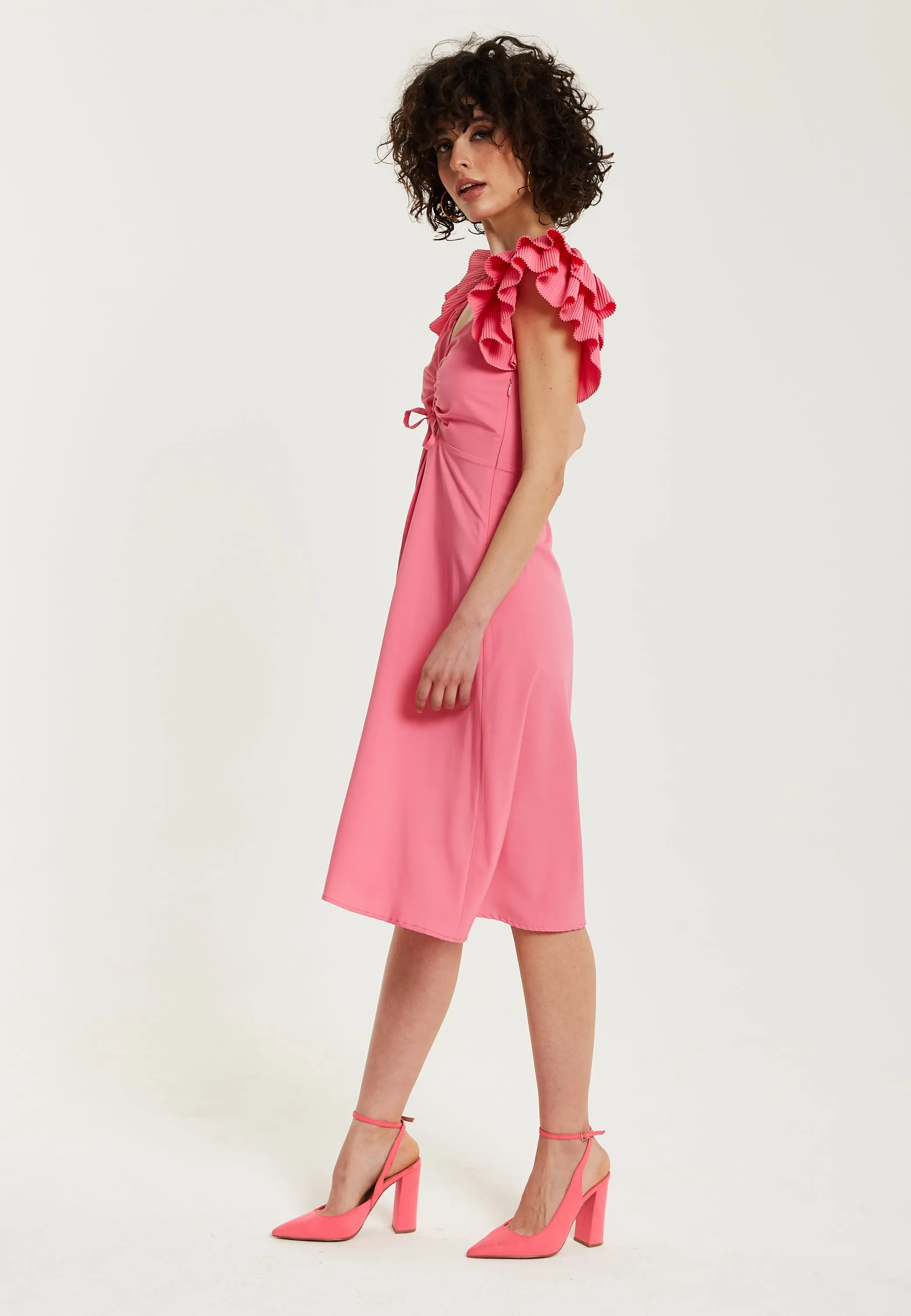 Feminine Liquorish Frill Sleeves Midi In Pink With Ruching Front