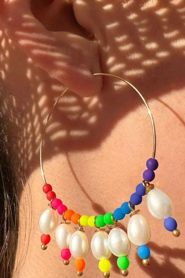 La Mome Bijou - Sunset Pearl Hoop Earring